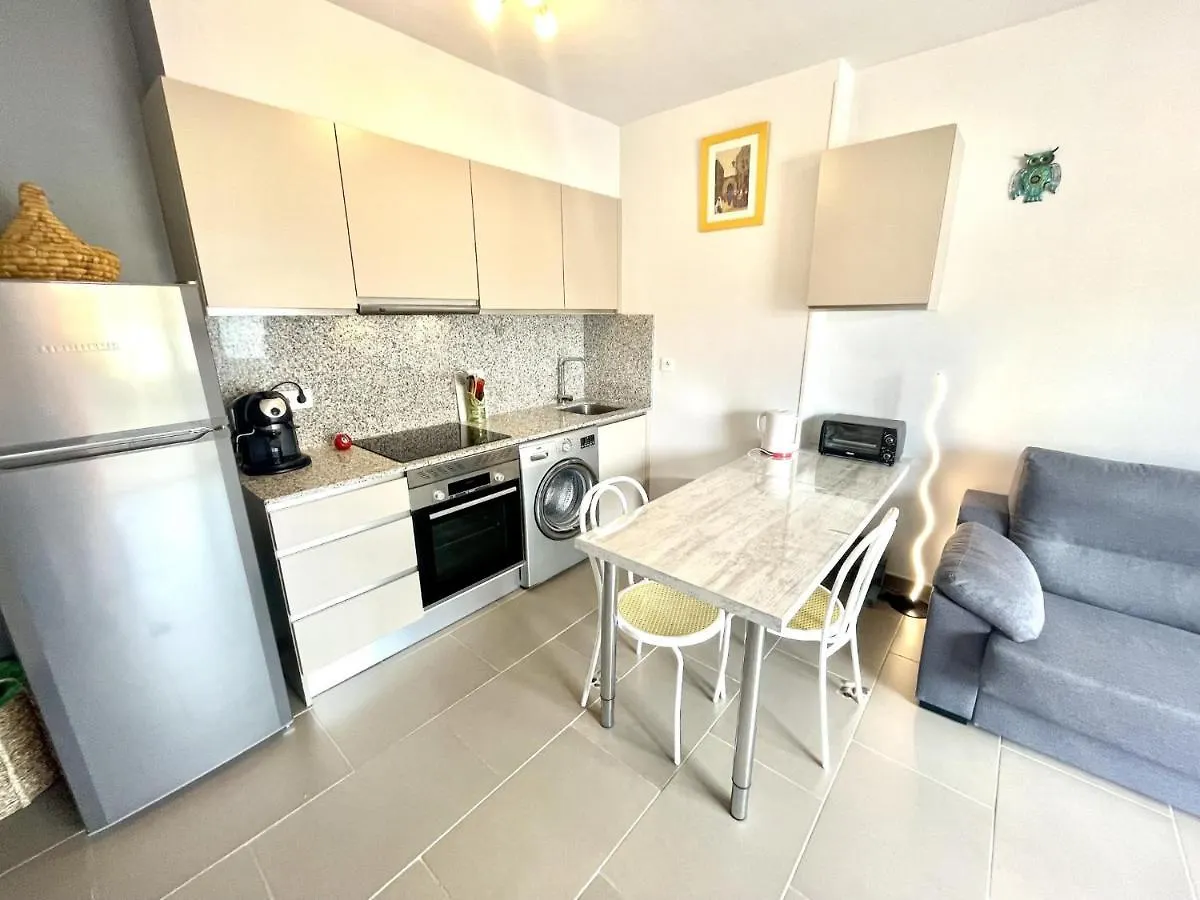Les Sirenes Apartment Roses