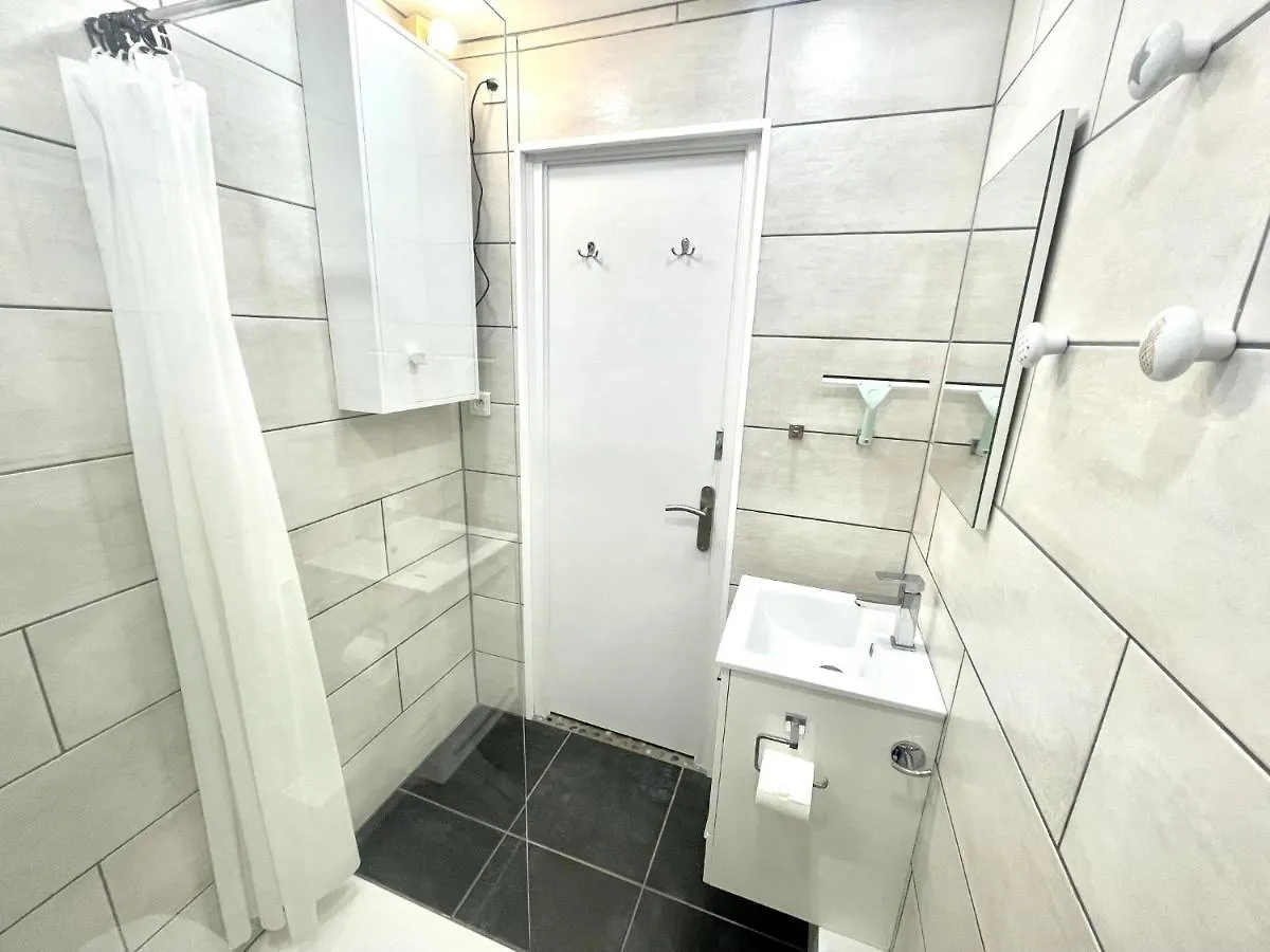 Les Sirenes Apartment Roses